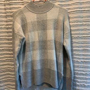 Women’s Sweater- Plaid & Soft!!!